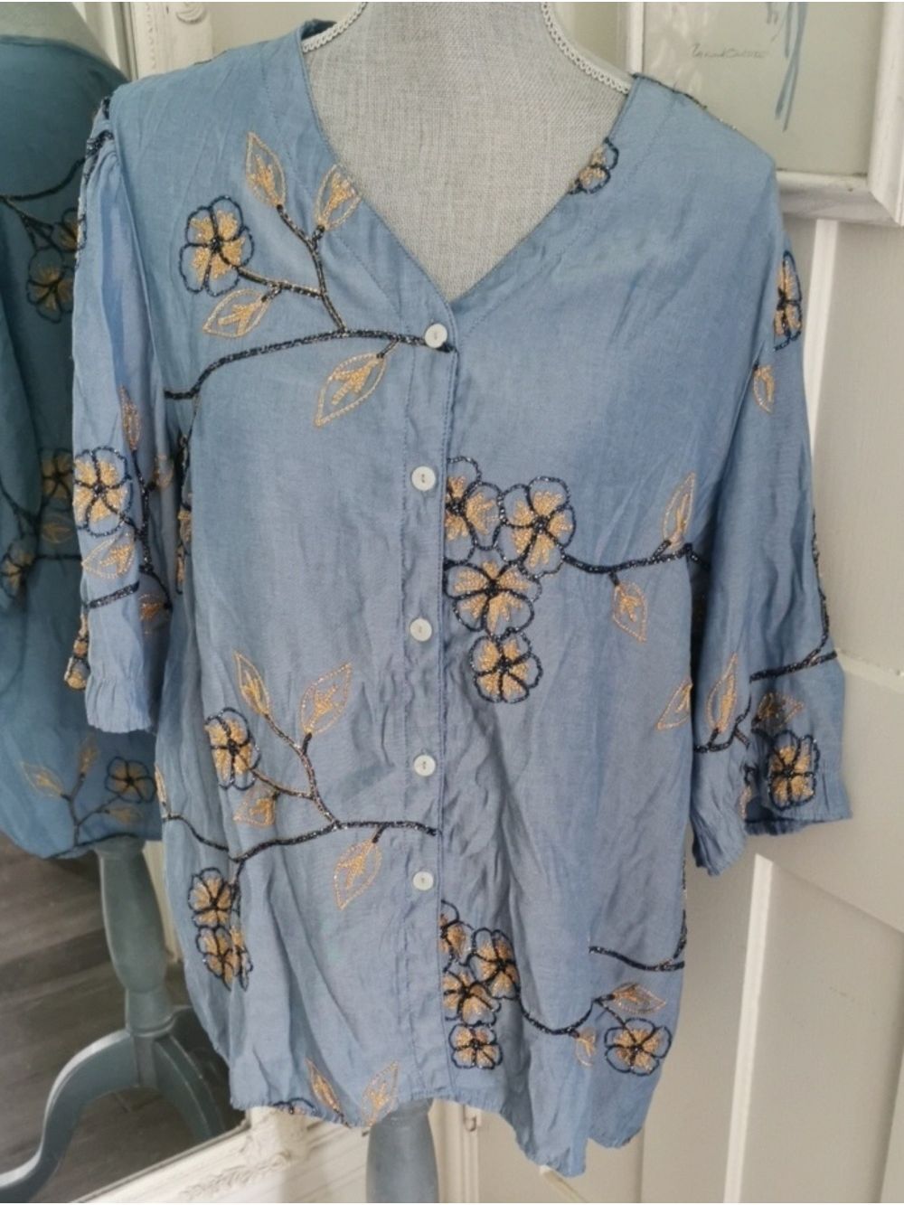 Ana & Rose Blue Boho Embroidered Floral V-Neck Button Front Women's Top. 1X